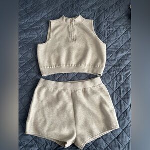 Wild Fable Women’s Grey Matching 1/4 Zip Athletic Top & Shorts, Light Grey